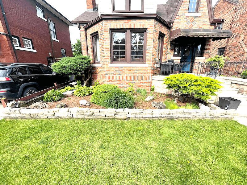 Front yard landscape